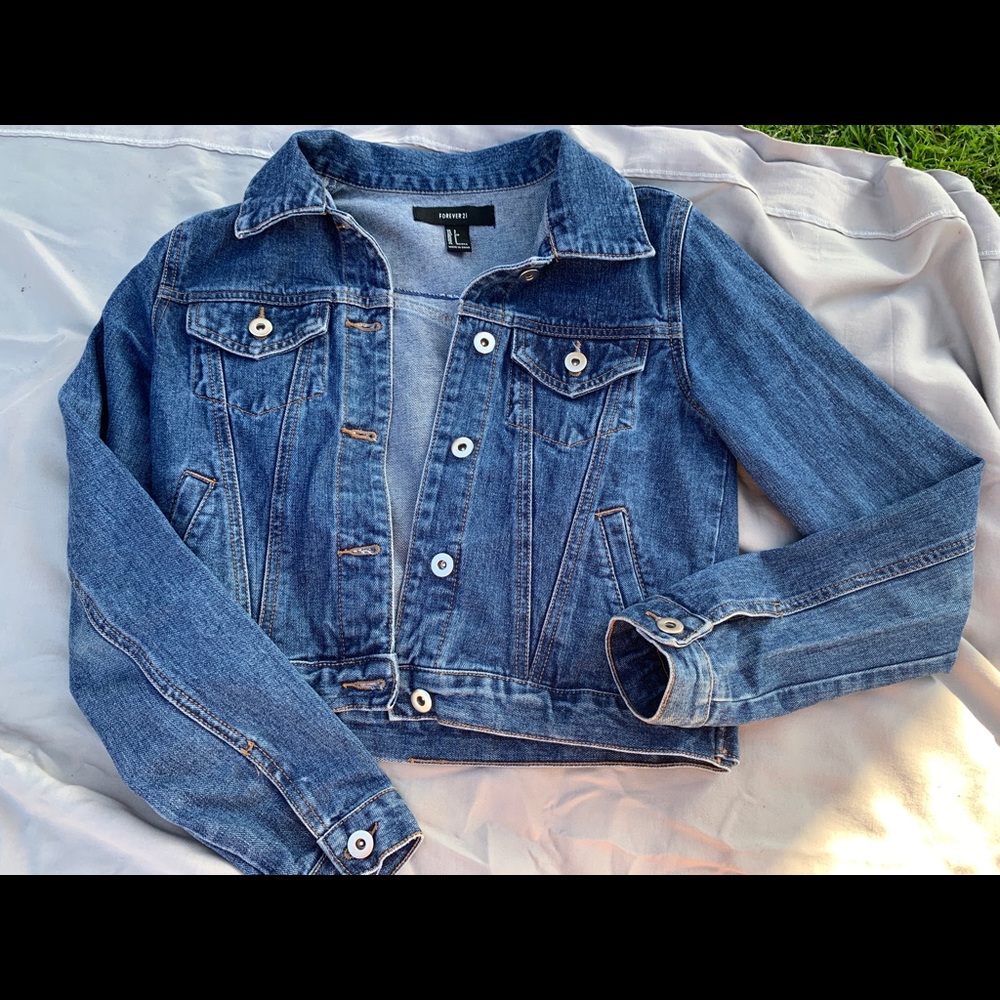 cropped jean jacket :)